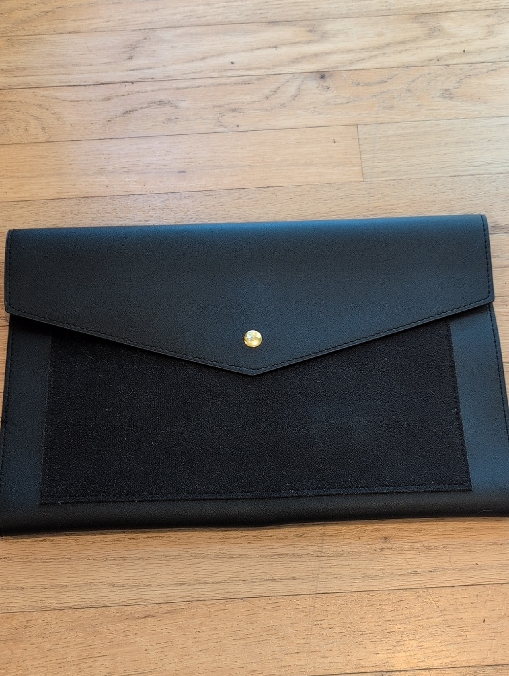 Glass+Ladder & Co. Megan Portfolio Wallet in Black